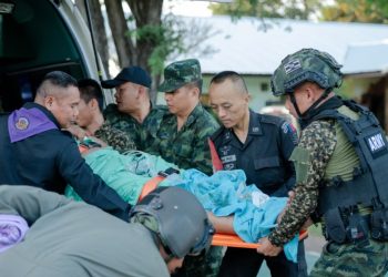 Tajlanda nis sulme ajrore në Kamboxhia, mijëra njerëz largohen nga kufiri