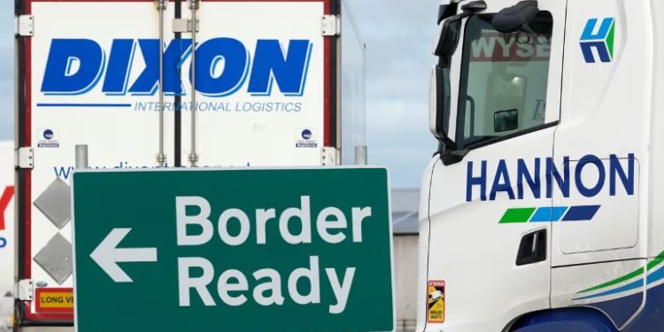 Thirrjet e Partisë Laburiste për t’u ribashkuar me bashkimin doganor të BE-së do të bëhen më të vështira për t’u rezistuar nga Starmer.