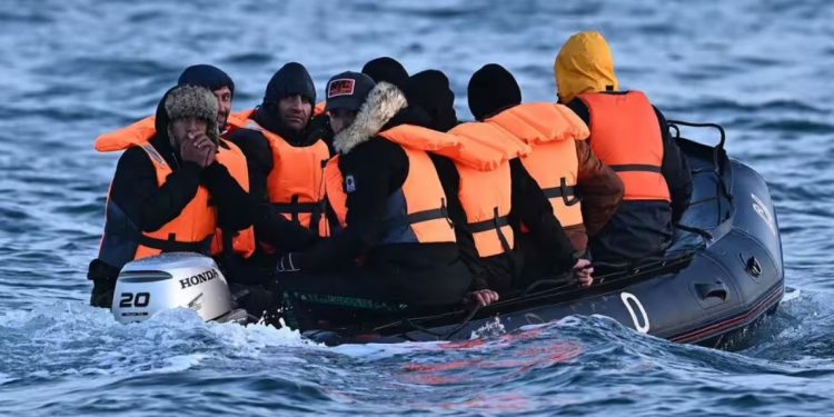 Turpi i Partisë Laburiste për varkat e vogla zbulohet, ndërsa grafikët tronditës tregojnë shkallën e krizës në vitin 2025