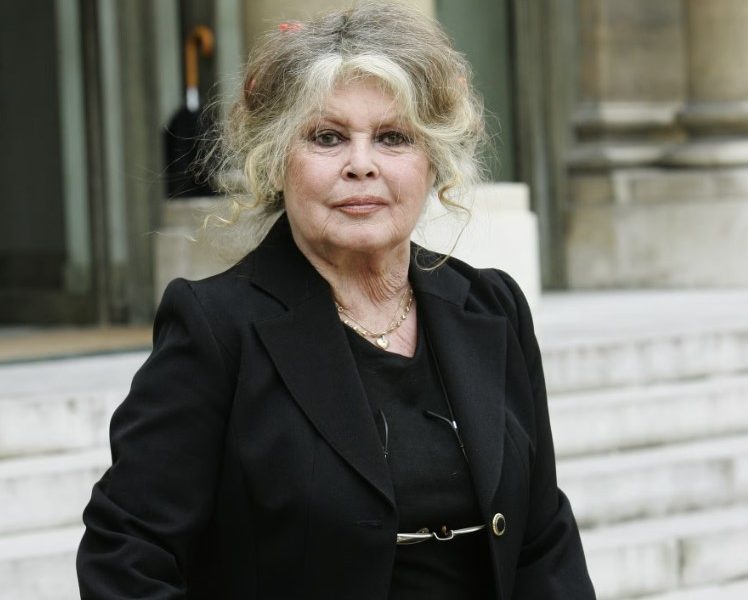 Shuhet ikona Brigitte Bardot  biondja seksi që revolucionarizoi kinemanë në vitet  50
