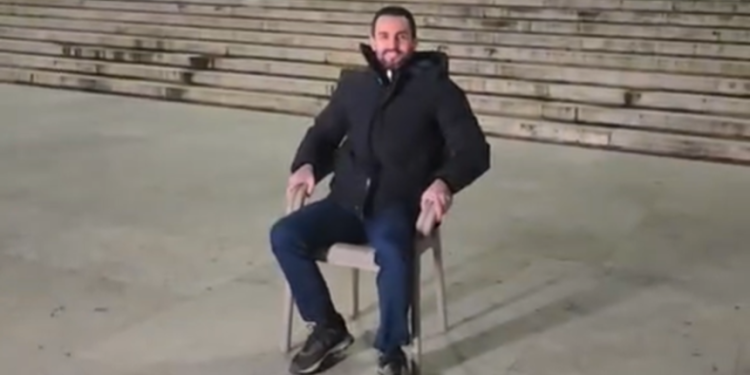 Protesta para Kryeministrisë, procedohet nga policia Adriatik Lapaj