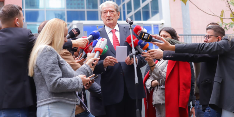 Kushtetuesja shqyrton më 17 dhjetor ankimimin e Berishës, kryedemokrati: Në të gjitha hetimet e mia, janë dhënë vendime politike