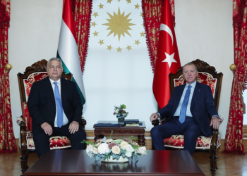 Orban: Hungaria dhe Turqia po bashkëpunojnë të nxitin paqen në Ukrainë, nga lufta s’ka fitues