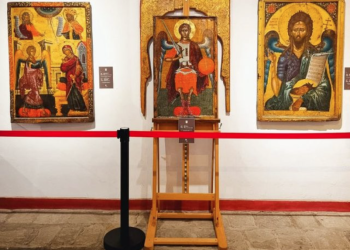 PAMJET/ Restauratorët shpëtojnë nga degradimi ikonën e “Shën Mëhillit”