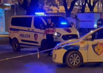 Plagoset me thikë 45-vjeçari në Durrës