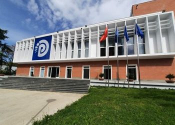 Kryesia e PD merr vendimin, ja kur do të mbahet mbledhja e Këshillit Kombëtar