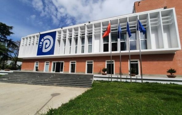 Kryesia e PD merr vendimin, ja kur do të mbahet mbledhja e Këshillit Kombëtar