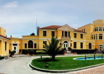 Ambasada e SHBA në Tiranë apel qytetarëve: Sigurimi i dokumenteve përmes martesave është krim federal!