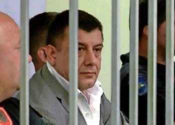 U dënua me burg të përjetshëm për ekzekutimin e kryekomisarit Dritan Lamaj, ja kur do të shqyrtohet kërkesa e Arben Frrokut për rihapje procesi