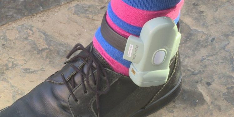 I kërkonte Franca, dy “skifterët” shqiptarë kapen në Angli, njërit i vendosin “Rolex” në këmbë