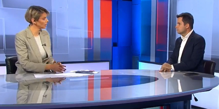 “Foltorja paralele”? Ilir Alimehmeti: Kemi 13 vjet në opozitë dhe nuk ndryshon asnjë drejtues, janë bërë monument aty