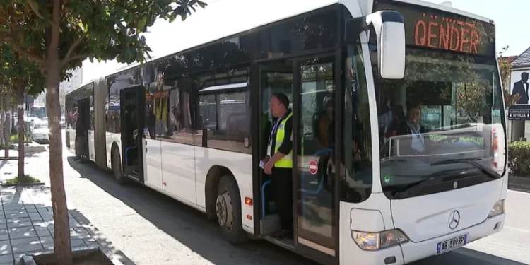 Autoriteti i Konkurrencës nis hetimet për rritjen e çmimit të biletës për linjën Kamëz-Tiranë