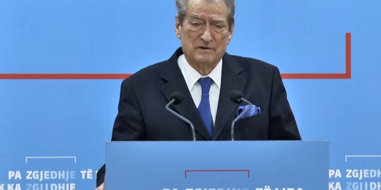 “Të dhënat e çdo shqiptari janë disponuar nga Ergys Agasi”- Berisha: Frikë se AKSHI mund të bllokohet, Rama urdhëroi…