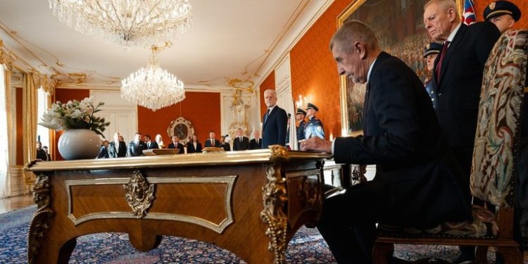 Euroskeptiku betohet si kryeministër i Republikës Çeke