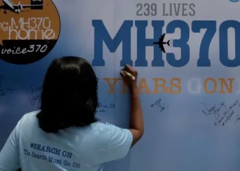 Rifillojnë kërkimet për avionin e Malaysia Airlines, u zhduk me qindra pasagjerë në bord vite më parë