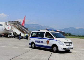 I dënuar në Gjenevë me burg për dhunë dhe vjedhje, 42-vjeçari italian arrestohet në Rinas!