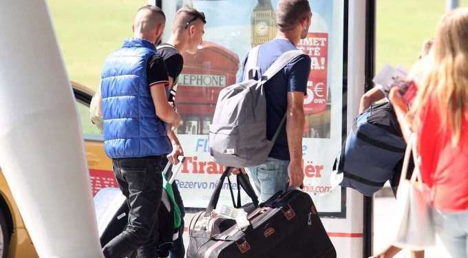 Të rinjtë kanë ikur; 70% e emigrantëve shqiptare në Europë nën 45 vjeç