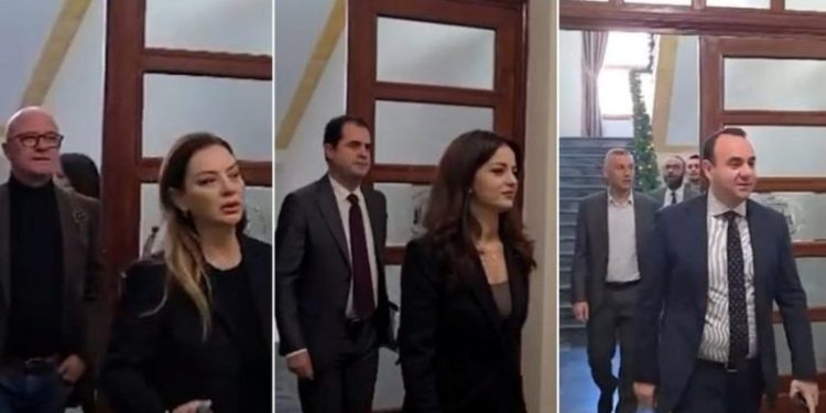 PS kërkon përjashtimin e 29 deputetëve të PD/ Debate tek ‘Etika’, shtyhet mbledhja të martën