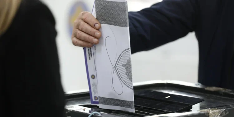 Kosovë/ 24 subjekte politike në garë në zgjedhjet e 28 dhjetorit