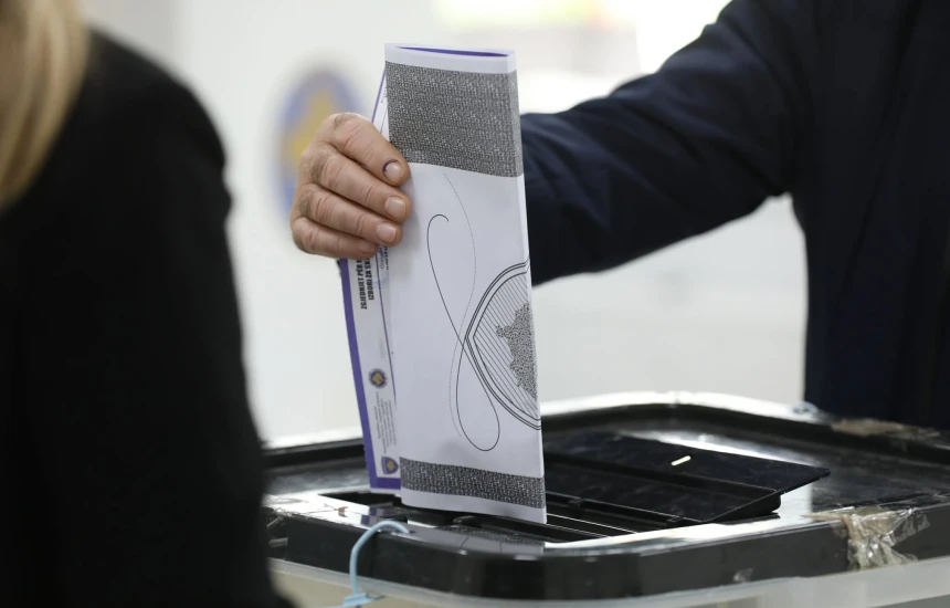 Kosovë/ 24 subjekte politike në garë në zgjedhjet e 28 dhjetorit