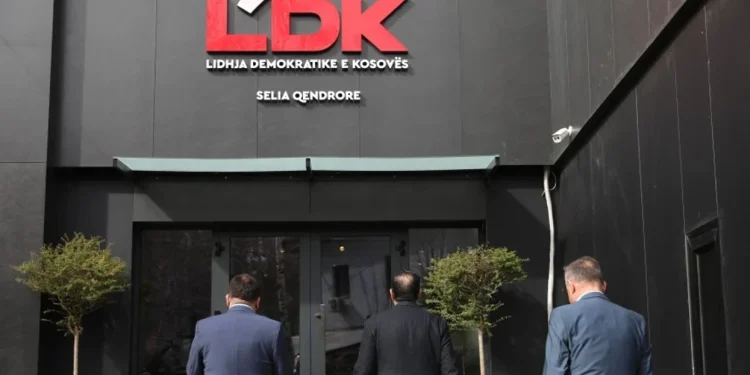 “Demokracia nuk ndërtohet në depo e kafene” – LDK përshëndet vendimin e PZAP për qendrat e votimit të mërgatës