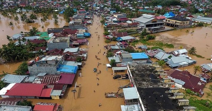 Përmbytje tragjike në Indonezi – Mbi 900 të vdekur dhe dëme të mëdha, ndërsa ekipet vijojnë kërkimet