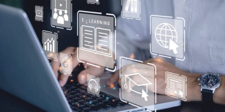 Sa orë në ditë kalojnë shqiptarët në internet?