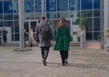 Aksioni i SPAK në AKSHI/ Abuzime me tendera miliona euroshe, Mirlinda Karcanaj dhe Hava Delibashi paraqiten në GJKKO