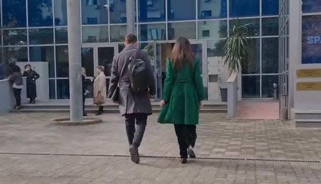 Aksioni i SPAK në AKSHI/ Abuzime me tendera miliona euroshe, Mirlinda Karcanaj dhe Hava Delibashi paraqiten në GJKKO