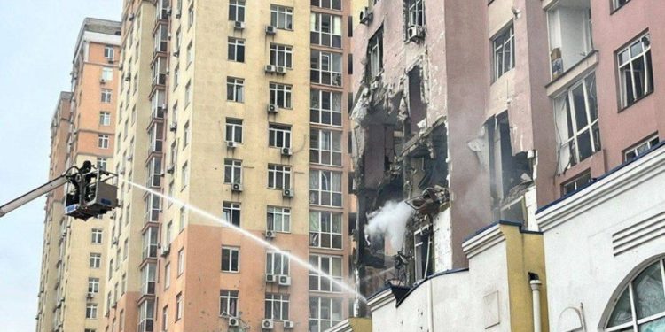 Rusia sulmon Ukrainën me afro 500 dronë dhe 40 raketa gjatë natës, 1/3 e Kievit pa ngrohje