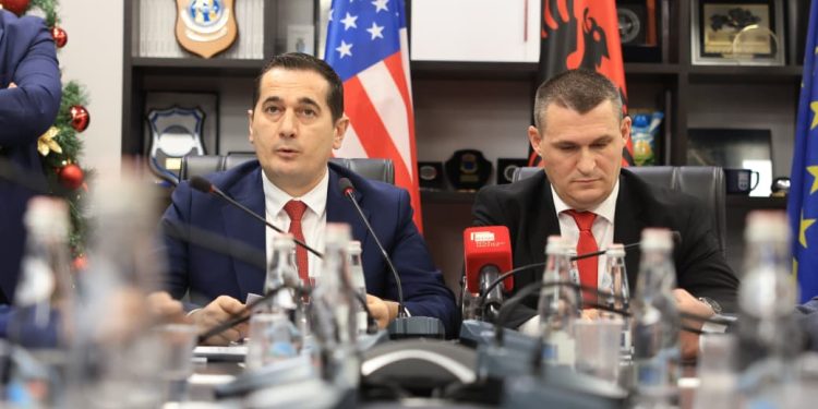 Klodian Braho merr zyrtarisht detyrën, falënderon ndërkombëtarët: Jemi zotuar ndaj Kushtetutës dhe shqiptarëve