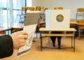 Mbyllen qendrat e votimit në Kosovë, pjesëmarrja me e lartë se në zgjedhjet e 9 shkurtit