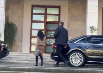 Imuniteti i Ballukut, Këshilli i Mandateve nis mbledhjen me dyer të mbyllura! Balluku nuk merr pjesë, shkon në kryeministri