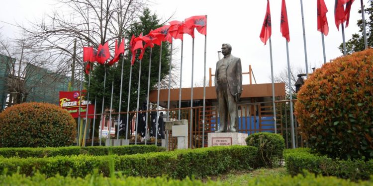 Luigj Gurakuqi në dokumente – Ekspozitë me materiale arkivore kroate mbi vrasjen e patriotit