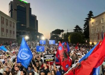 PD protestë kombëtare para Kryeministrisë në 22 dhjetor