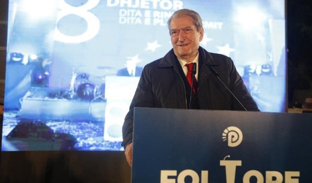 Berisha: Çdo demokrat të ngrihet në lartësinë e idealeve të Dhjetorit, të përgatitemi për protesta të fuqishme