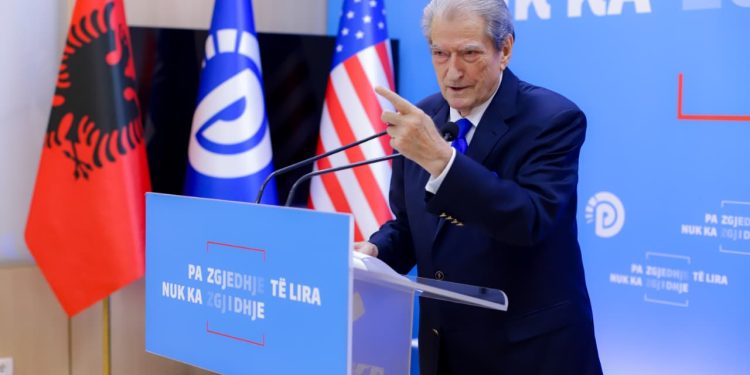 Berisha: Brukseli të hetojë marrëveshjen e fshehtë Rama-Mogherini për ndërtimin e kampusit në Tiranë