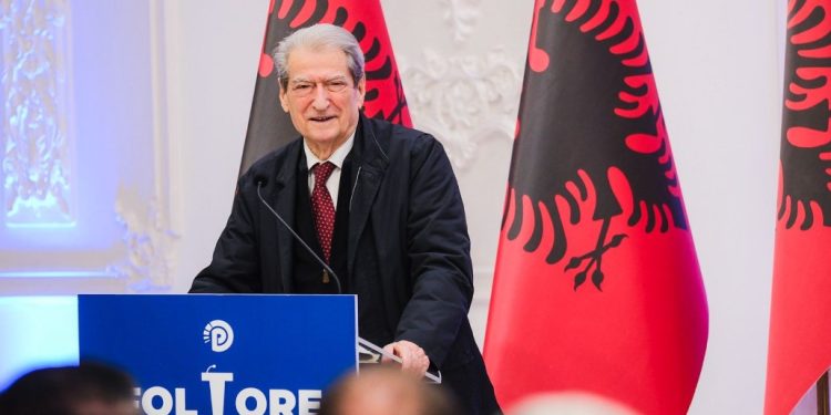 “Ergys Agasi, kryeministri në hije”- Berisha: Ekziston një rrëmbim i tmerrshëm i tokave me Dallëndyshe Bicin!