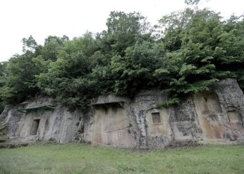 Kapen katër grabitësit e varreve Ilire në Selcë