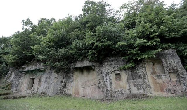 Kapen katër grabitësit e varreve Ilire në Selcë