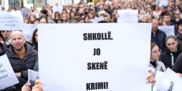 Mbyllja e TikTok-ut nuk ndikoi në minimizimin e dhunës në shkolla