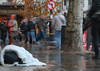 Mbi 382 mijë njerëz do të jenë të pastrehë në Britani për Krishtlindje