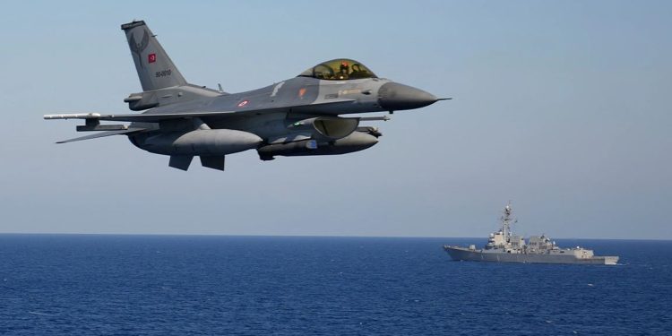 Rriten tensionet mes Athinës dhe Ankarasë, Turqia akuza Greqisë për shkeljet mbi Egje!