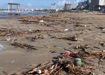 Edhe bregdeti i Durrësit i pushtuar nga mbeturinat