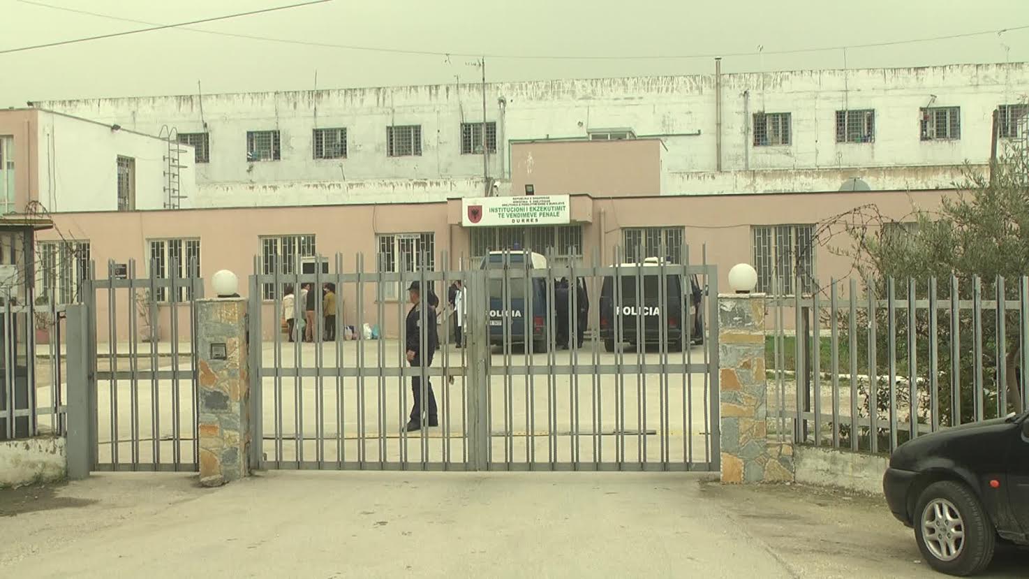 Arratisja e Altin Ndocit  Zbardhen emrat e të burgosurve të transferuar nga Durrësi në IEVP Peqin dhe Fier