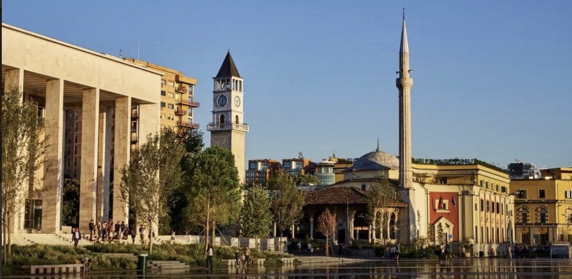 Më shumë se një në pesë vizitorë ishte italian në nëntor