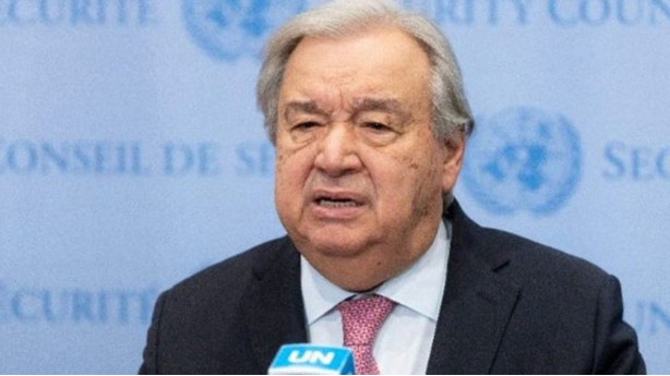 Gutierrez  Bota ndodhet në dete të trazuara