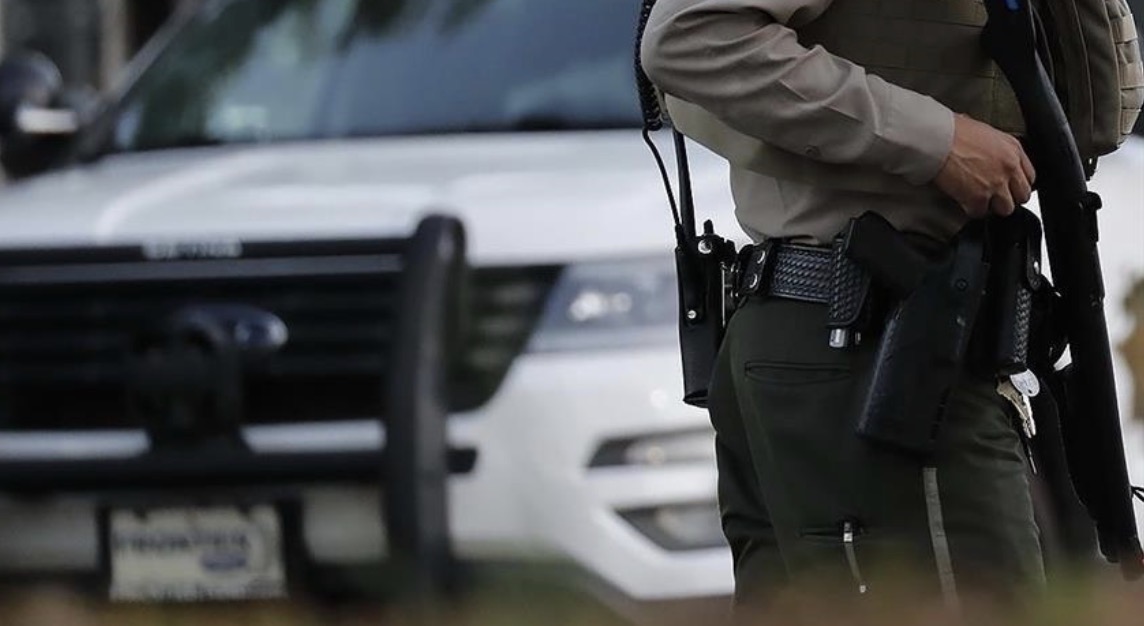 Sulm me thikë në Washington  vriten 4 persona në rrugë  Efektivët qëllojnë për vdekje autorin