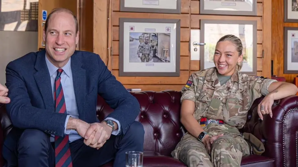 William në nderim të mjekut të gjetur të vdekur në kazermë