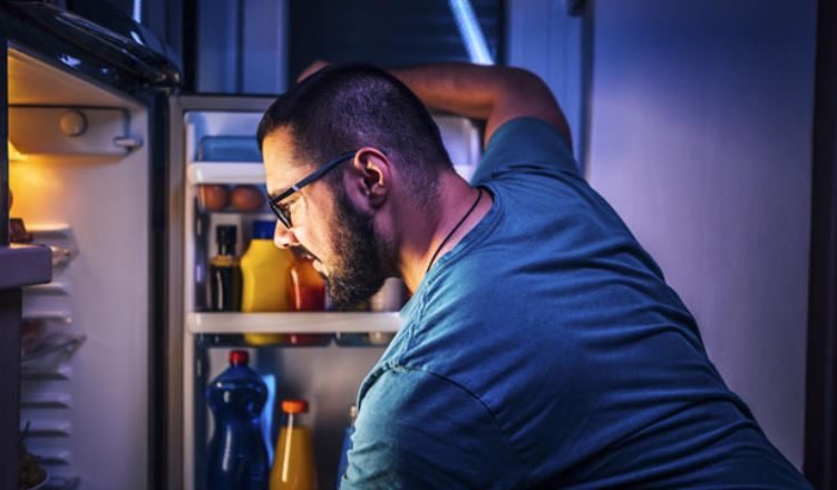 Keni probleme me gjumin  Ja pse ora e darkës mund të jetë çelësi i një gjumi më cilësor